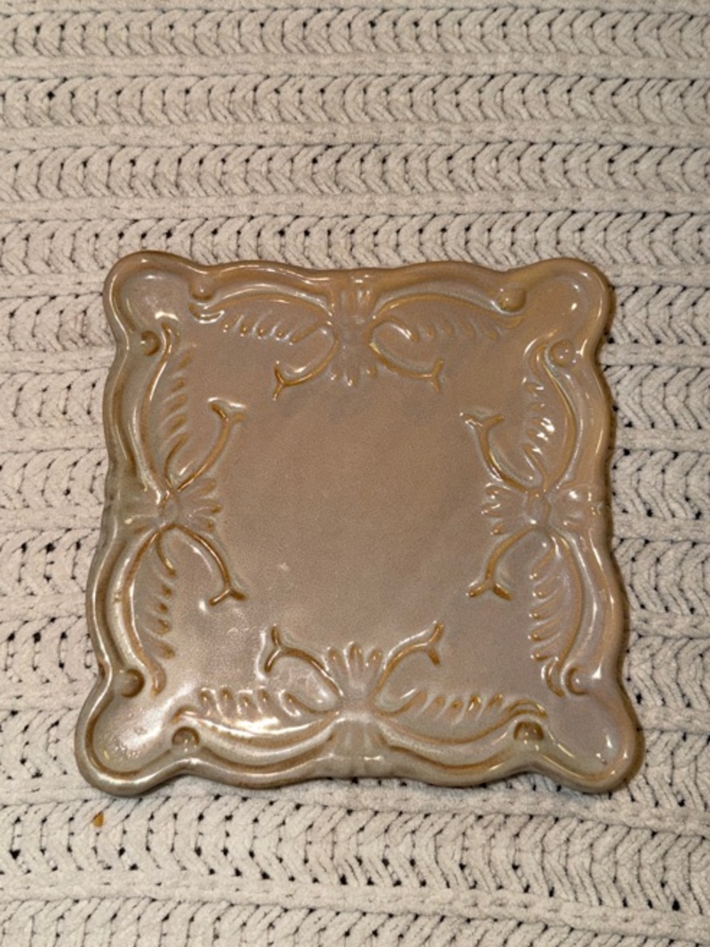 Ornate Ceramic Trinket Dish in Ivory Pearl